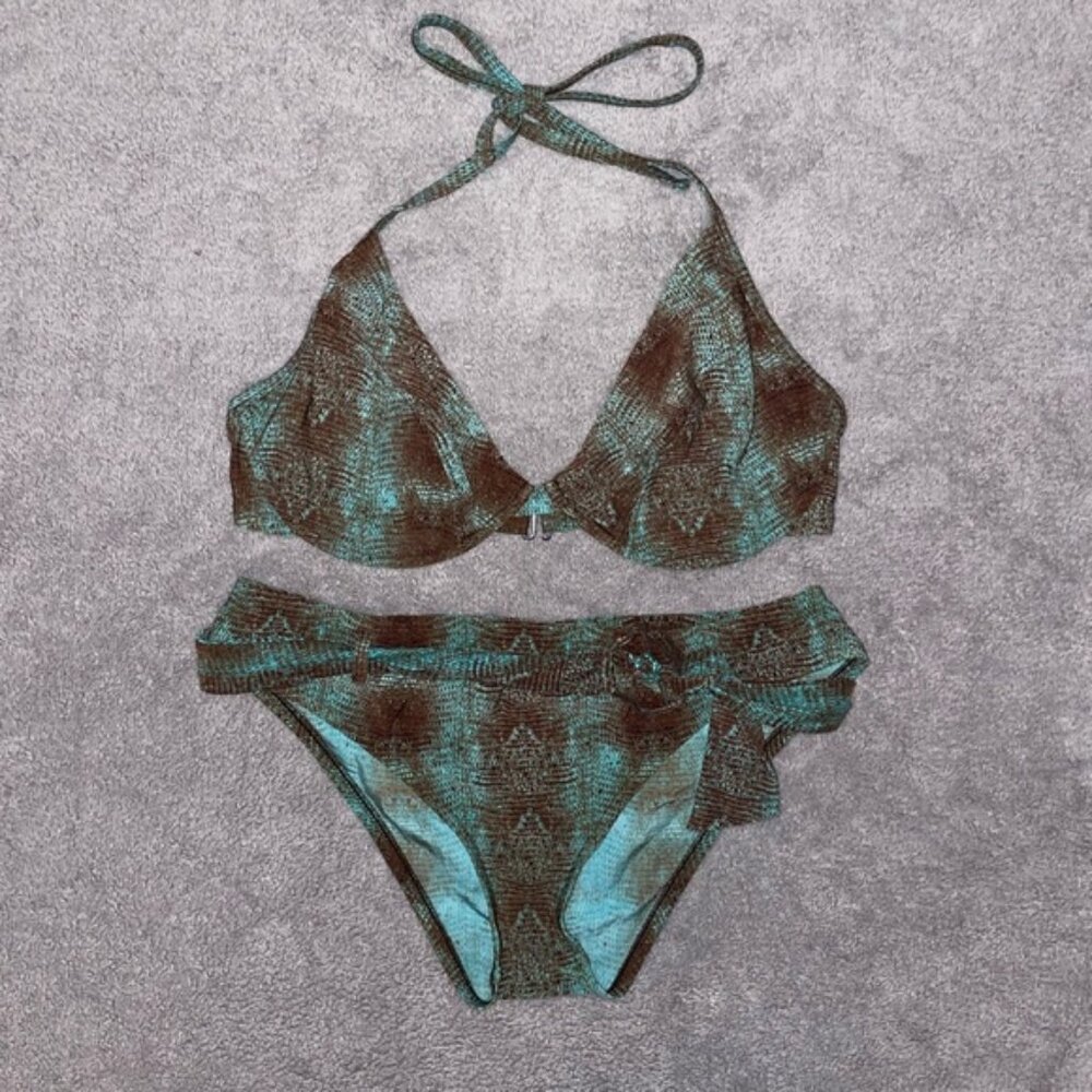 BECCA two piece swim suit bikini bottoms medium top D